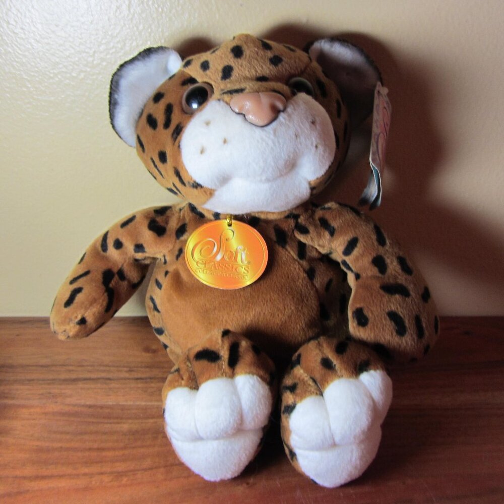 plush soft classics vintage Toys R Us Geoffrey 1998 leopard NWT (W5761)